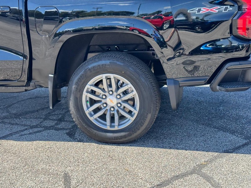 Chevrolet Colorado Vehicle Full-screen Gallery Image 4