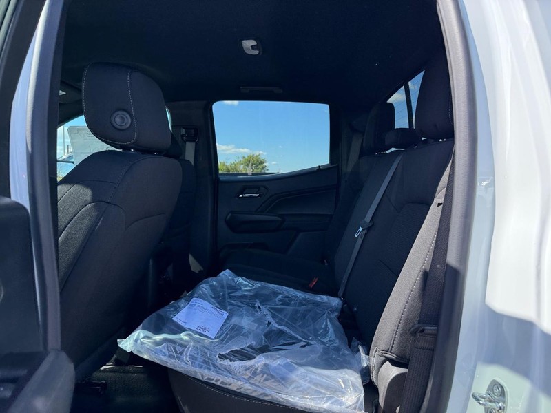 Chevrolet Colorado Vehicle Full-screen Gallery Image 5