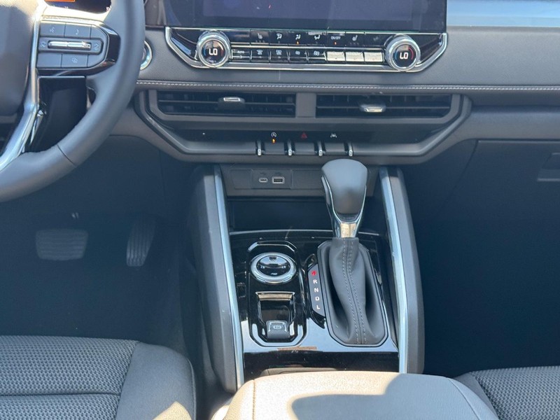 Chevrolet Colorado Vehicle Full-screen Gallery Image 9