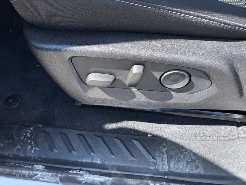 Chevrolet Colorado Vehicle Full-screen Gallery Image 10