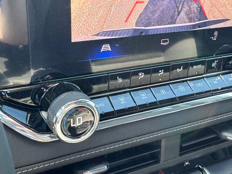 Chevrolet Colorado Vehicle Full-screen Gallery Image 15