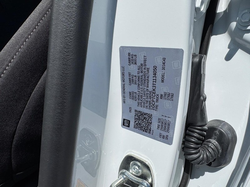 Chevrolet Colorado Vehicle Full-screen Gallery Image 17