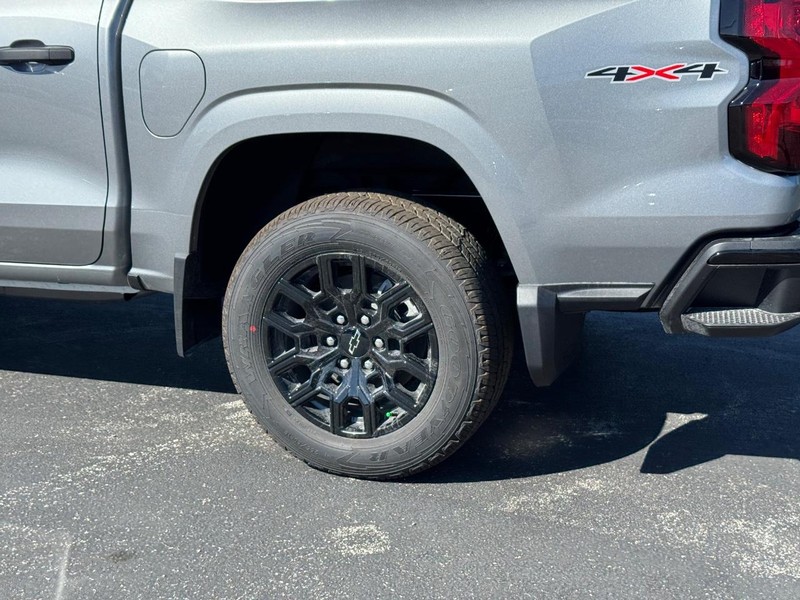 Chevrolet Colorado Vehicle Full-screen Gallery Image 4