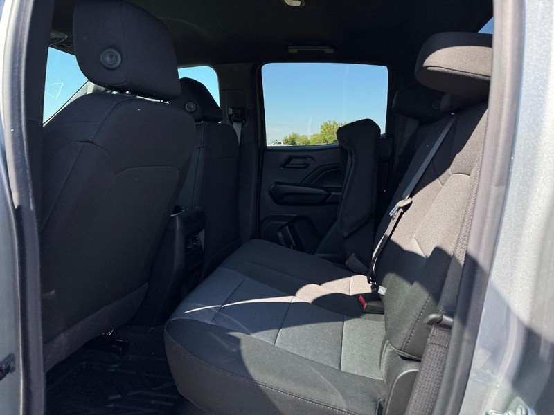 Chevrolet Colorado Vehicle Full-screen Gallery Image 5