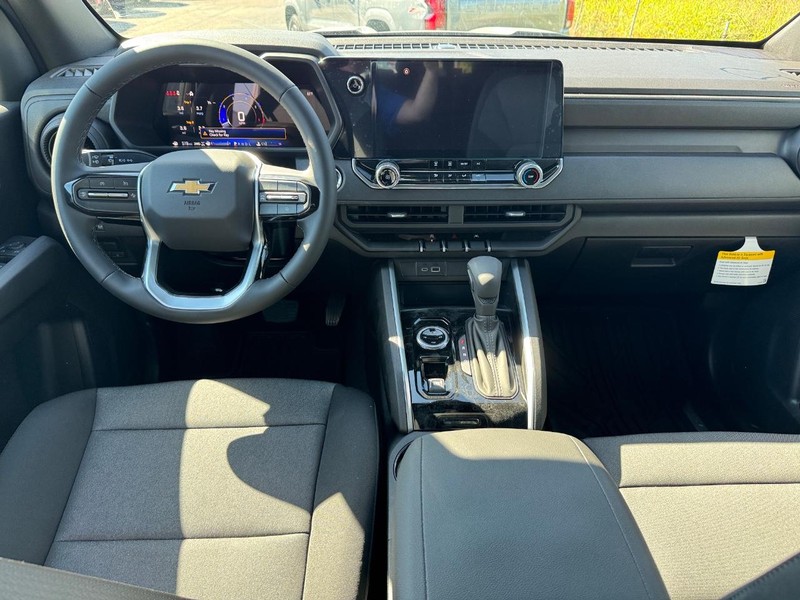 Chevrolet Colorado Vehicle Full-screen Gallery Image 6