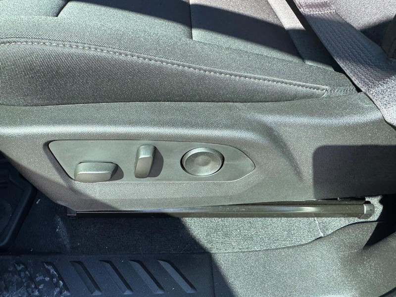 Chevrolet Colorado Vehicle Full-screen Gallery Image 10