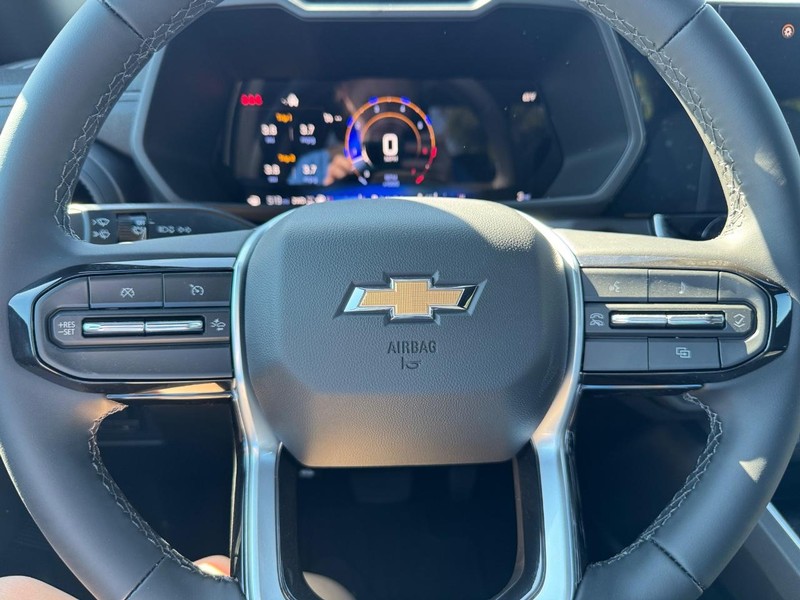 Chevrolet Colorado Vehicle Full-screen Gallery Image 12