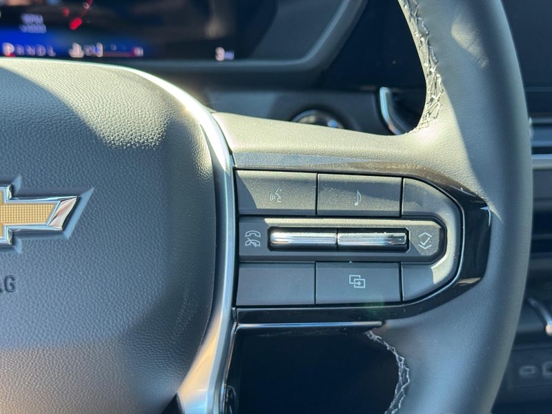 Chevrolet Colorado Vehicle Full-screen Gallery Image 14