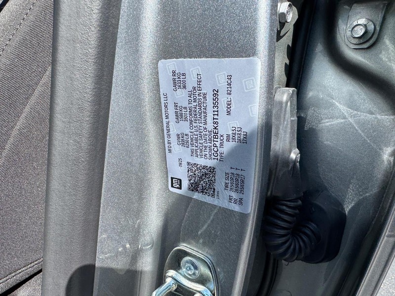 Chevrolet Colorado Vehicle Full-screen Gallery Image 16