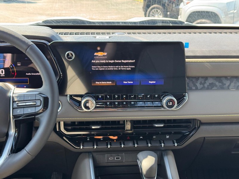 Chevrolet Colorado Vehicle Full-screen Gallery Image 8