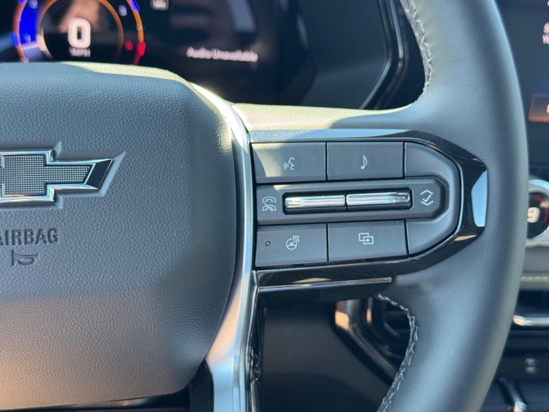 Chevrolet Colorado Vehicle Full-screen Gallery Image 15