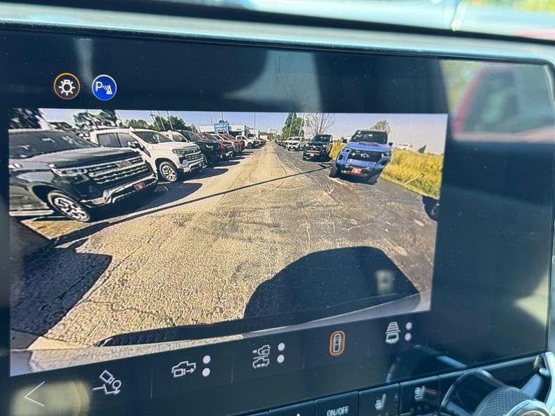 Chevrolet Colorado Vehicle Full-screen Gallery Image 17