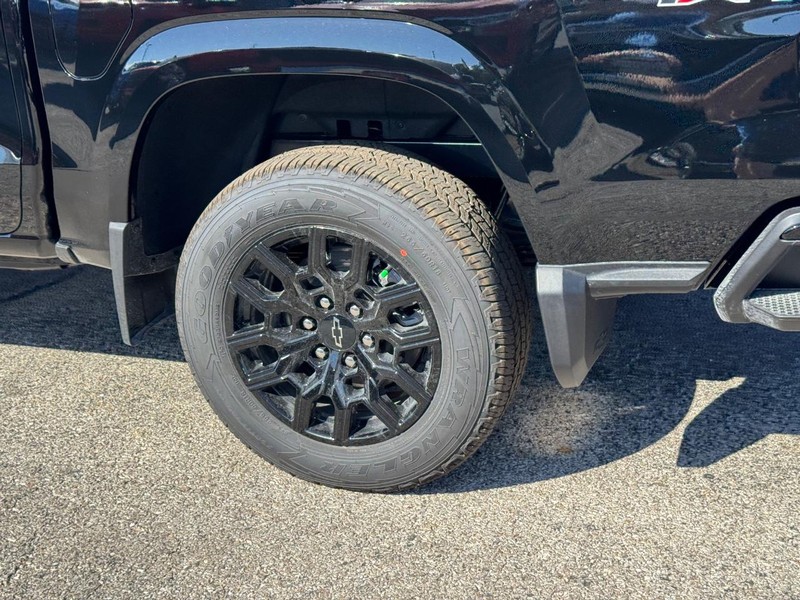 Chevrolet Colorado Vehicle Full-screen Gallery Image 4