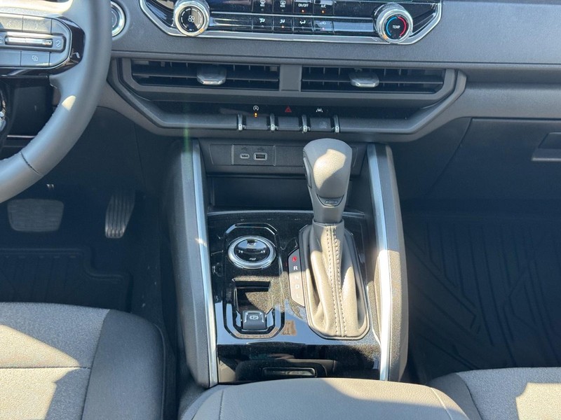 Chevrolet Colorado Vehicle Full-screen Gallery Image 9