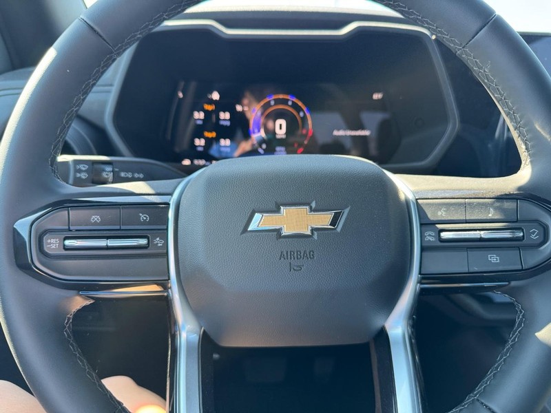 Chevrolet Colorado Vehicle Full-screen Gallery Image 12