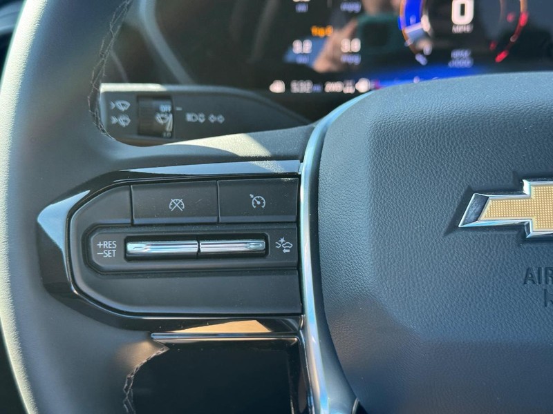 Chevrolet Colorado Vehicle Full-screen Gallery Image 13