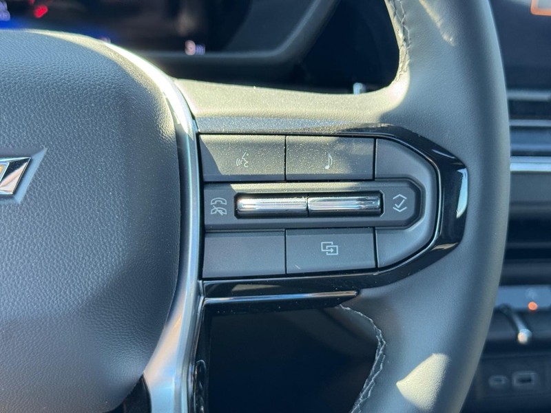 Chevrolet Colorado Vehicle Full-screen Gallery Image 14