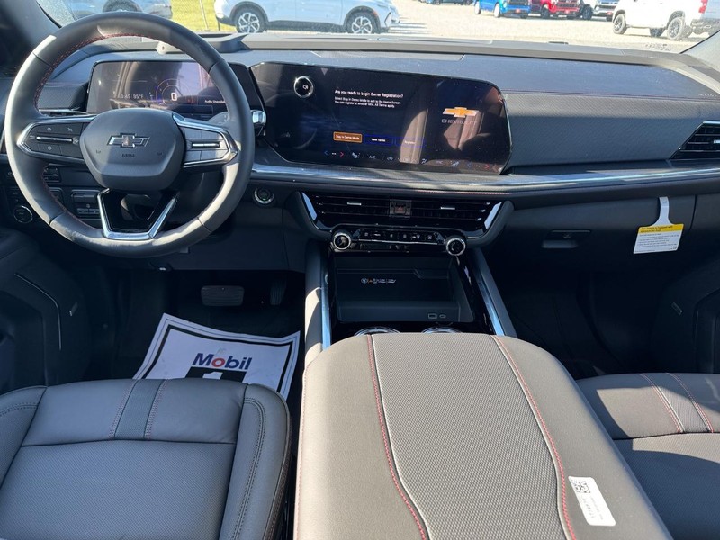 Chevrolet Suburban Vehicle Full-screen Gallery Image 10