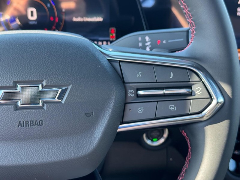 Chevrolet Suburban Vehicle Full-screen Gallery Image 19