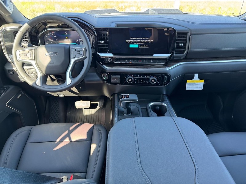 Chevrolet Silverado 1500 Vehicle Full-screen Gallery Image 6