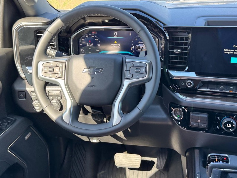 Chevrolet Silverado 1500 Vehicle Full-screen Gallery Image 7