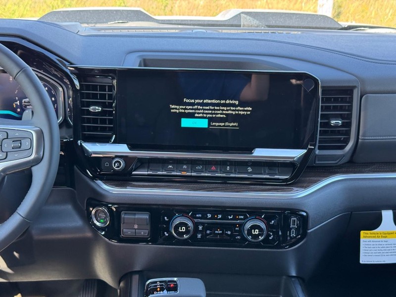 Chevrolet Silverado 1500 Vehicle Full-screen Gallery Image 8