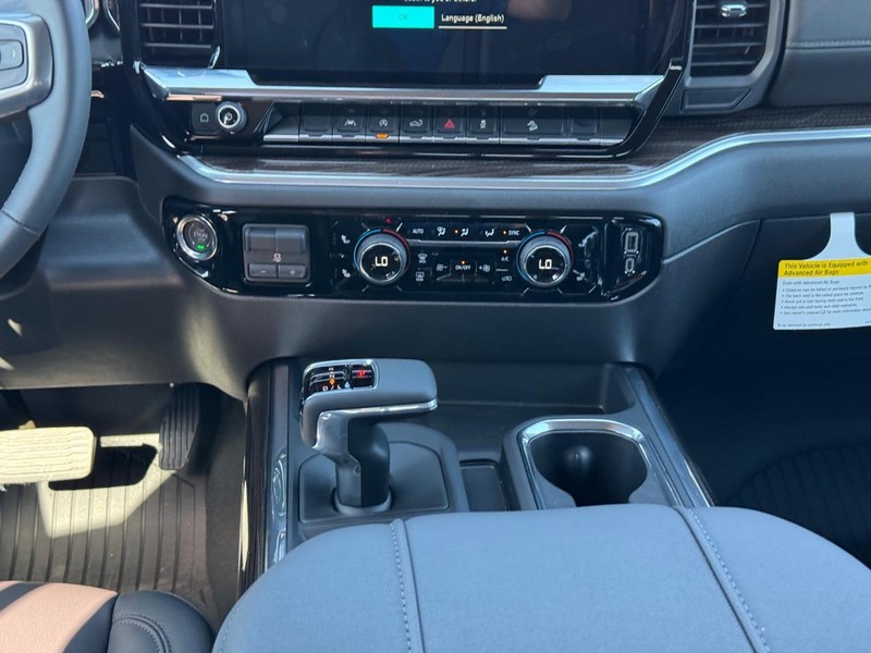 Chevrolet Silverado 1500 Vehicle Full-screen Gallery Image 9