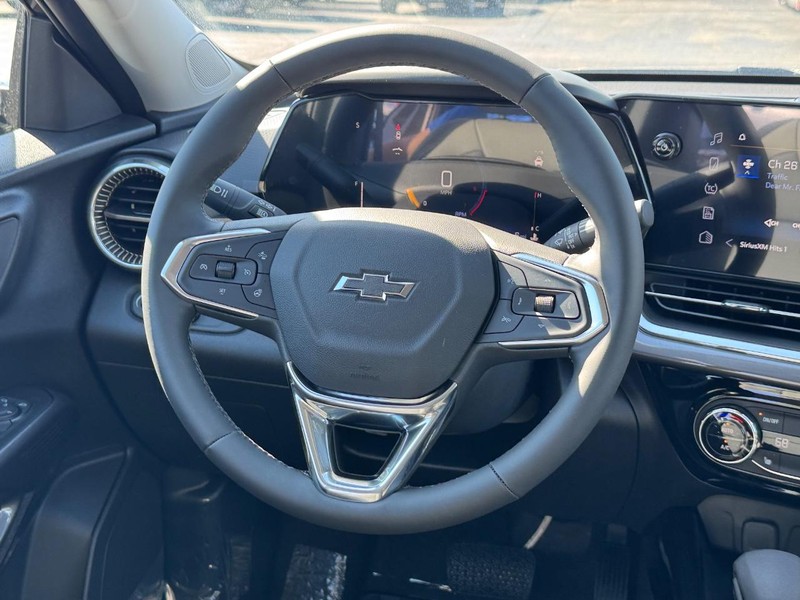 Chevrolet Trax Vehicle Full-screen Gallery Image 9