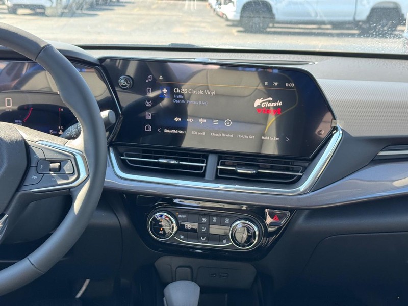 Chevrolet Trax Vehicle Full-screen Gallery Image 10