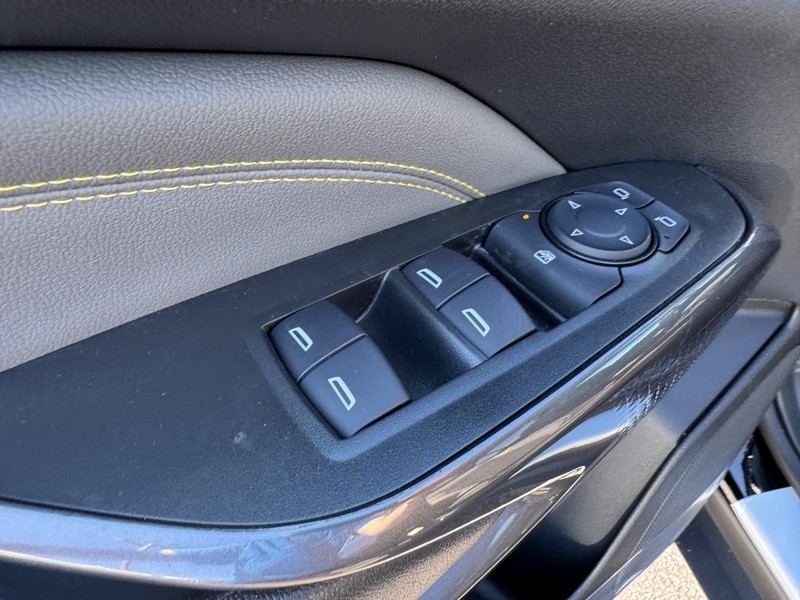 Chevrolet Trax Vehicle Full-screen Gallery Image 13