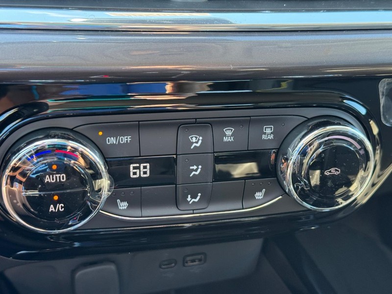 Chevrolet Trax Vehicle Full-screen Gallery Image 17