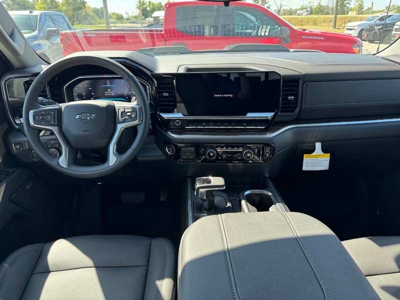 Chevrolet Silverado 1500 Vehicle Full-screen Gallery Image 6