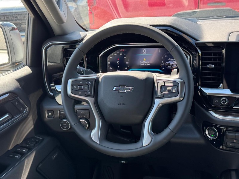 Chevrolet Silverado 1500 Vehicle Full-screen Gallery Image 7