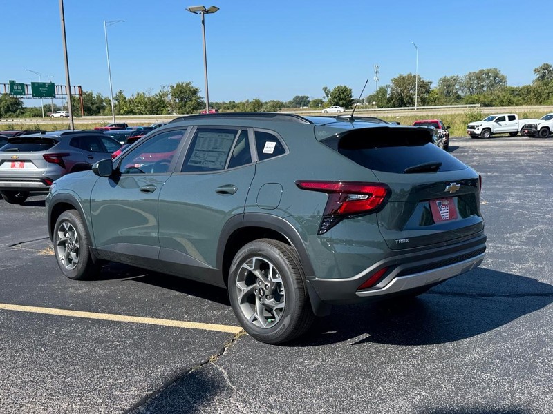 Chevrolet Trax Vehicle Full-screen Gallery Image 3