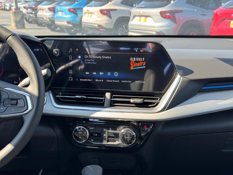 Chevrolet Trax Vehicle Full-screen Gallery Image 8