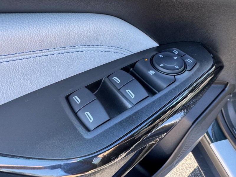 Chevrolet Trax Vehicle Full-screen Gallery Image 11