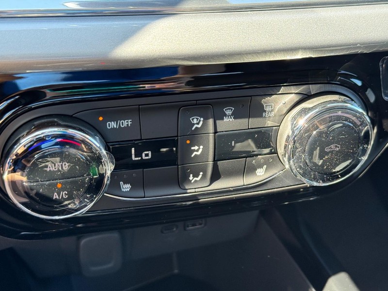 Chevrolet Trax Vehicle Full-screen Gallery Image 15