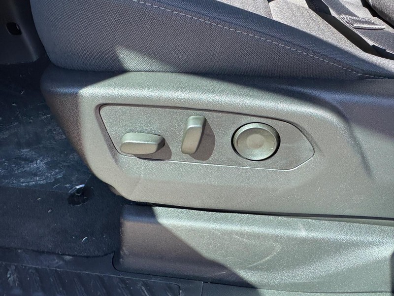 Chevrolet Silverado 1500 Vehicle Full-screen Gallery Image 10