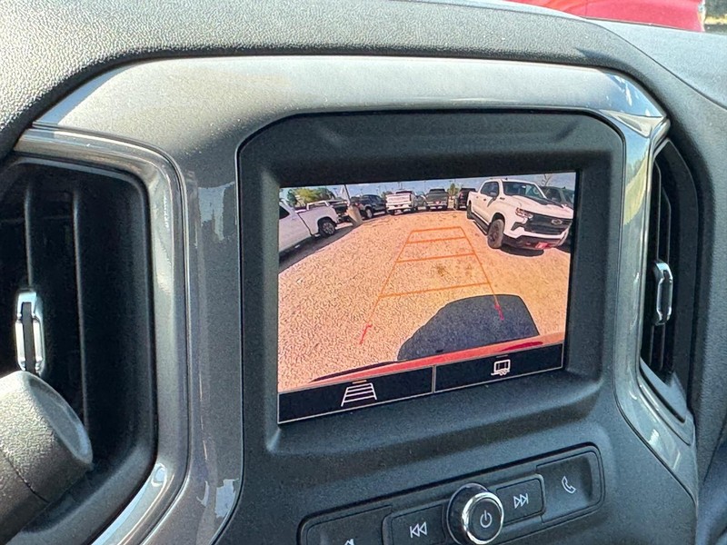 Chevrolet Silverado 1500 Vehicle Full-screen Gallery Image 15