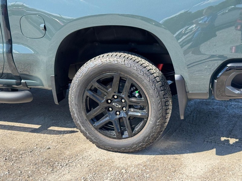 Chevrolet Silverado 1500 Vehicle Full-screen Gallery Image 4