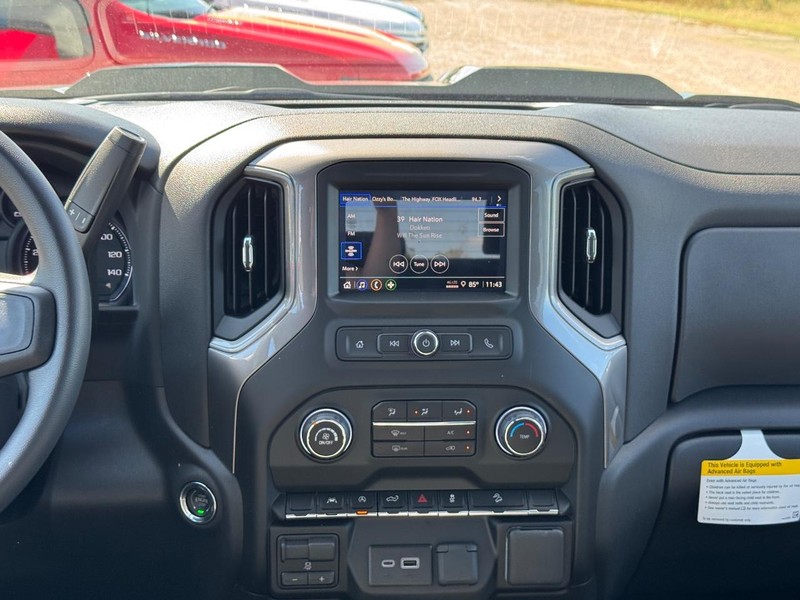 Chevrolet Silverado 1500 Vehicle Full-screen Gallery Image 8