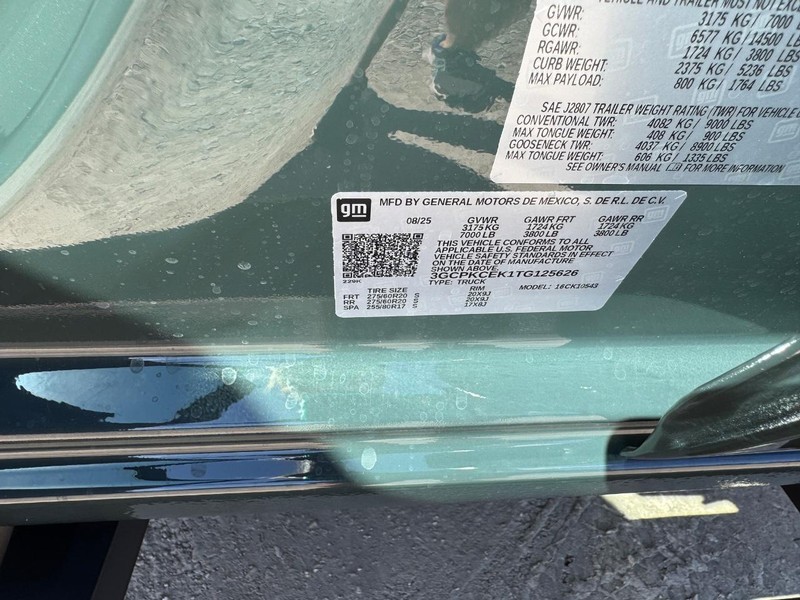 Chevrolet Silverado 1500 Vehicle Full-screen Gallery Image 16