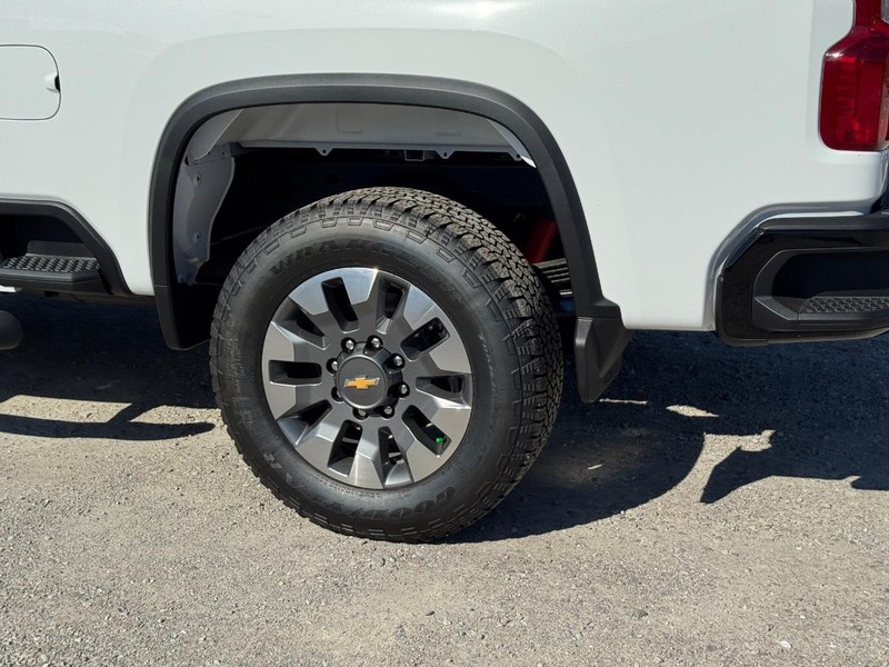 Chevrolet Silverado 2500HD Vehicle Full-screen Gallery Image 4