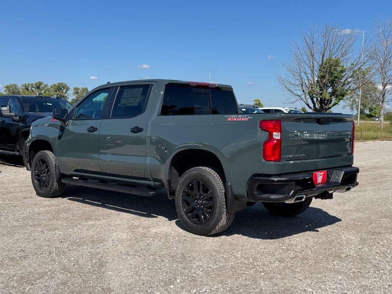 Chevrolet Silverado 1500 Vehicle Full-screen Gallery Image 3
