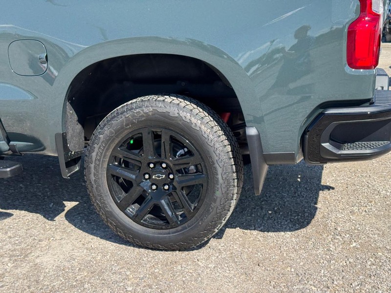 Chevrolet Silverado 1500 Vehicle Full-screen Gallery Image 4