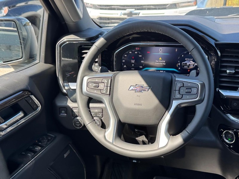 Chevrolet Silverado 1500 Vehicle Full-screen Gallery Image 7