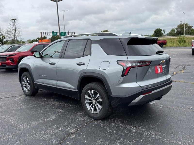 Chevrolet Equinox Vehicle Full-screen Gallery Image 3