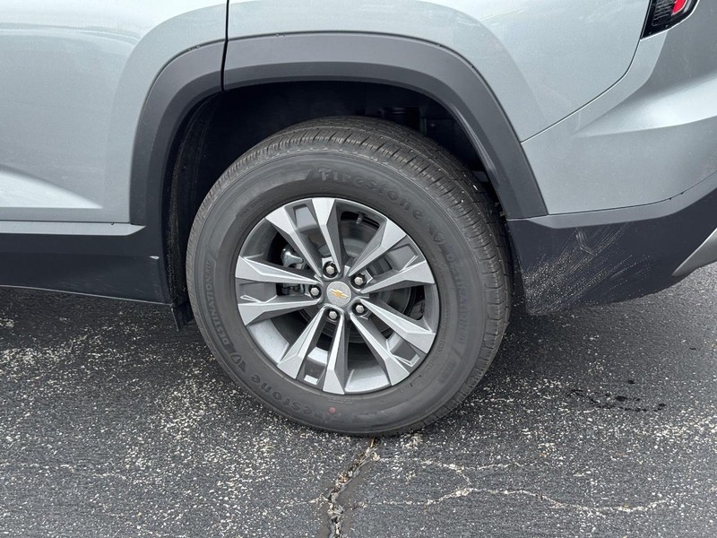 Chevrolet Equinox Vehicle Full-screen Gallery Image 4