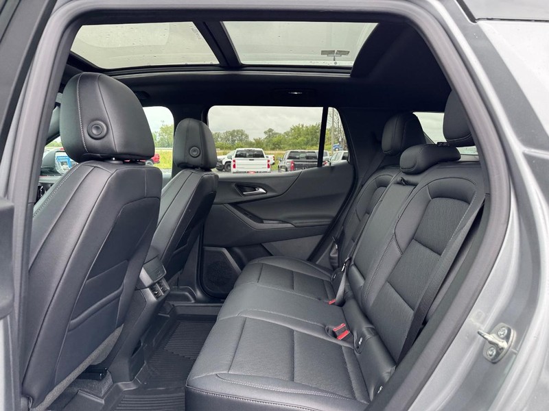 Chevrolet Equinox Vehicle Full-screen Gallery Image 5