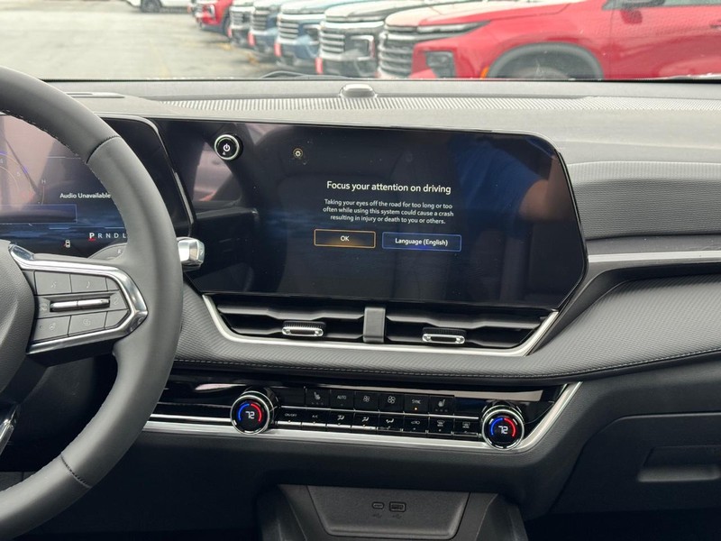 Chevrolet Equinox Vehicle Full-screen Gallery Image 9